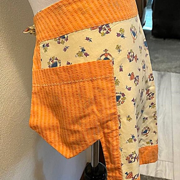 2 Vintage handmade small half aprons - 1 purple gingham 1 yellow orange print - Picture 5 of 8